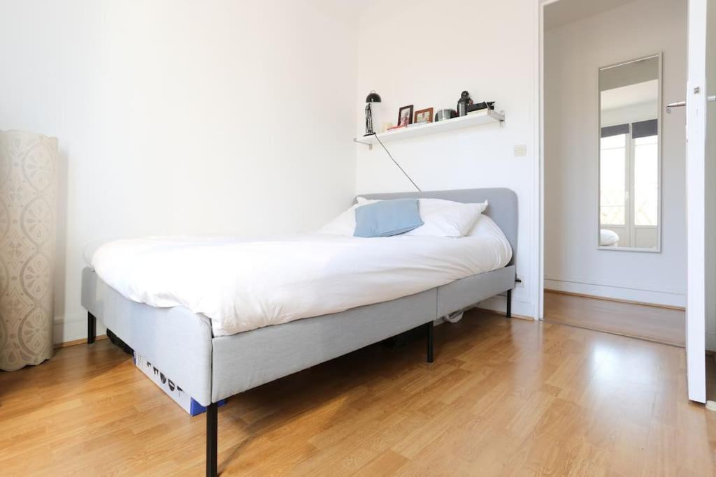 Gaspar - 2 Pieces Au Dernier Etage Avec Balcon Boulogne-Billancourt Exterior photo